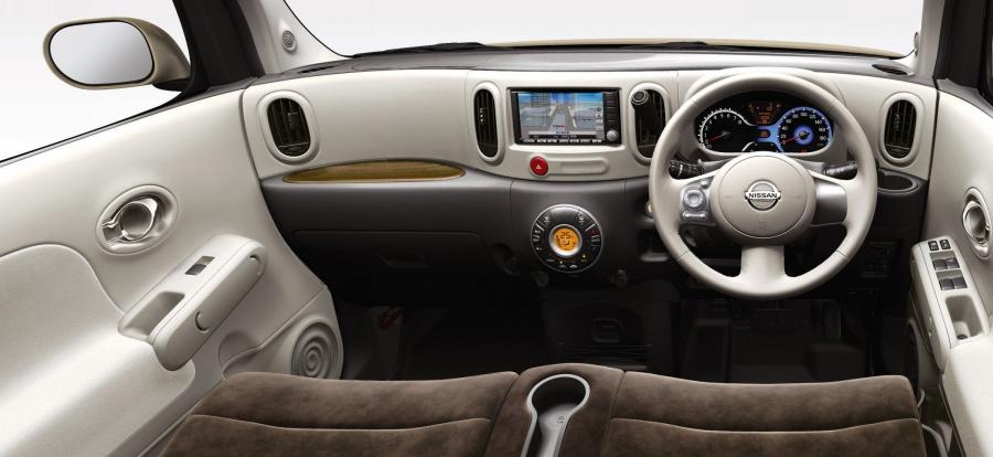  Nissan Cube 2009 года  (фото 18 из 137)